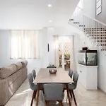 Appartamento Family-friendly Spacious Townhouse With Garden - Close To Airport *