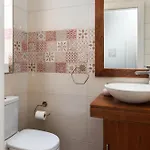 Family-friendly Spacious Townhouse With Garden - Close To Airport Gudja