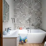 Appartamento Family-friendly Spacious Townhouse With Garden - Close To Airport *