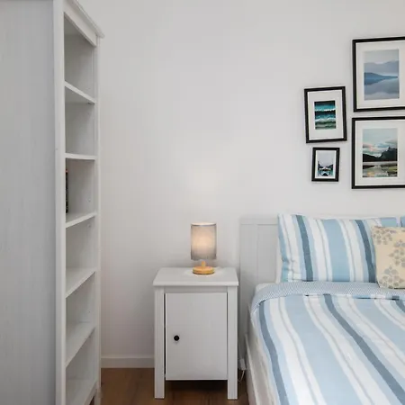 Apartment Family-friendly Spacious Townhouse With Garden - Close To Airport