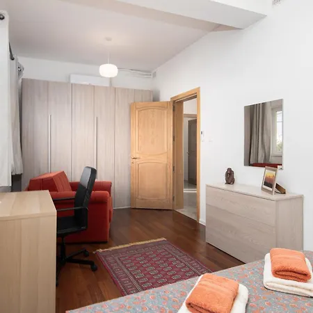 Apartment Family-friendly Spacious Townhouse With Garden - Close To Airport Gudja