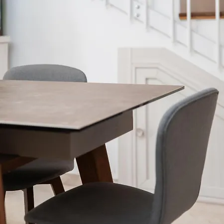 Appartement Family-friendly Spacious Townhouse With Garden - Close To Airport