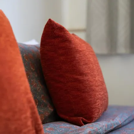 Appartement Family-friendly Spacious Townhouse With Garden - Close To Airport *