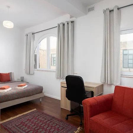 Appartement Family-friendly Spacious Townhouse With Garden - Close To Airport Gudja