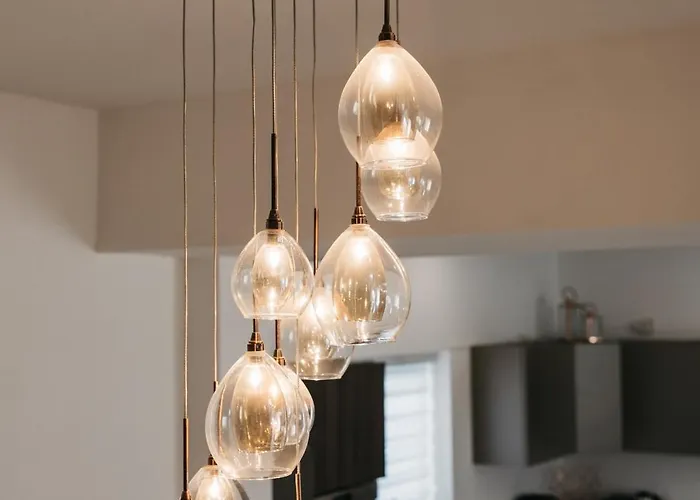 Family-friendly Spacious Townhouse With Garden - Close To Airport