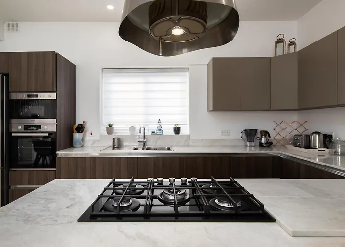 Διαμέρισμα Family-friendly Spacious Townhouse With Garden - Close To Airport