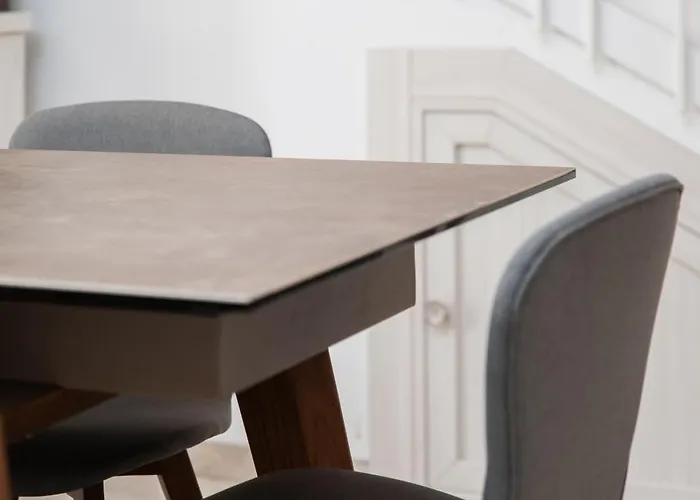 Apartment Family-friendly Spacious Townhouse With Garden - Close To Airport