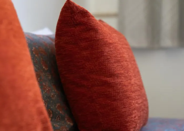 Apartment Family-friendly Spacious Townhouse With Garden - Close To Airport *