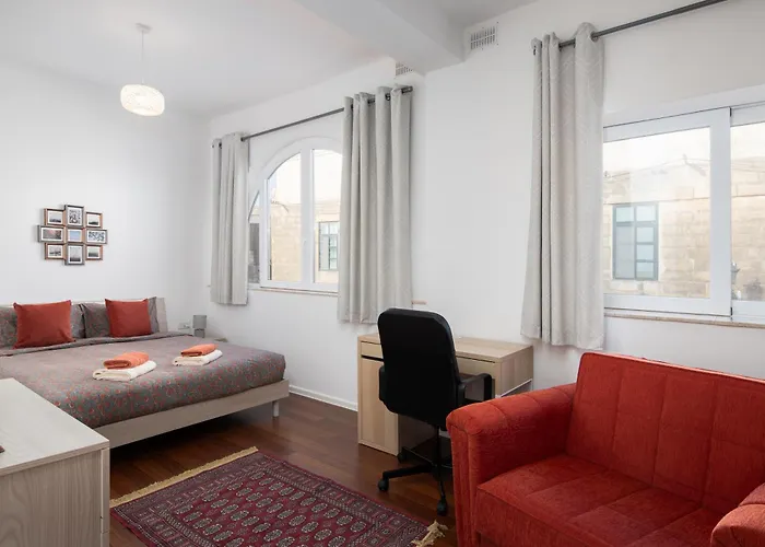 Διαμέρισμα Family-friendly Spacious Townhouse With Garden - Close To Airport Gudja