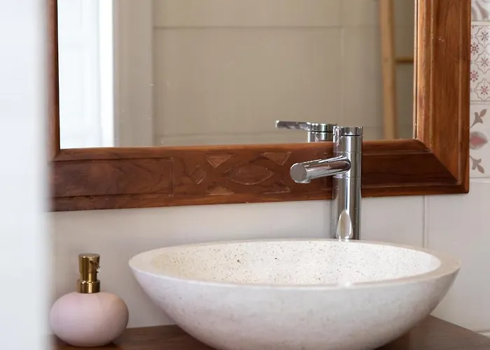 Family-friendly Spacious Townhouse With Garden - Close To Airport