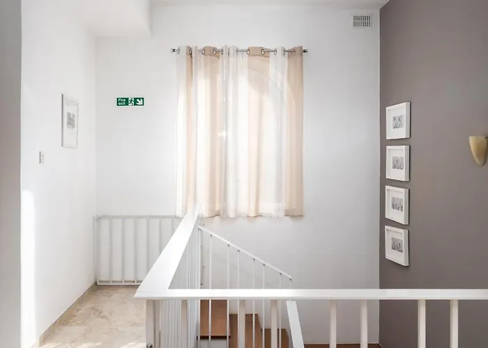 Family-friendly Spacious Townhouse With Garden - Close To Airport