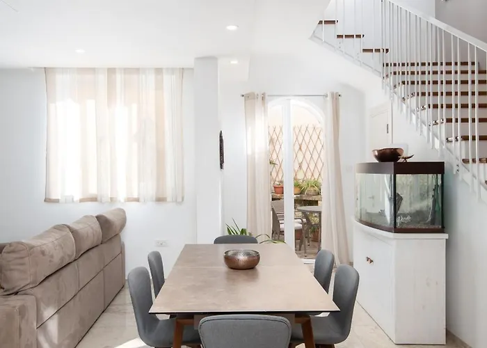 Apartment Family-friendly Spacious Townhouse With Garden - Close To Airport *