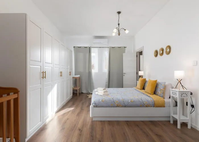 Family-friendly Spacious Townhouse With Garden - Close To Airport