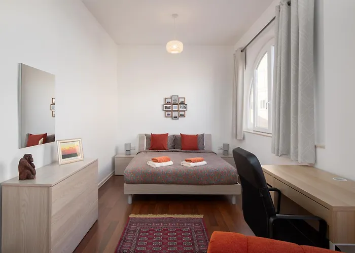 Διαμέρισμα Family-friendly Spacious Townhouse With Garden - Close To Airport