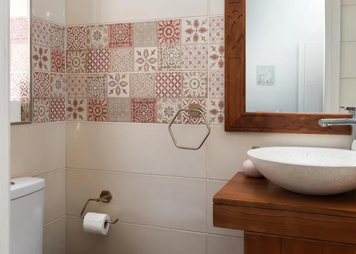 Family-friendly Spacious Townhouse With Garden - Close To Airport Gudja