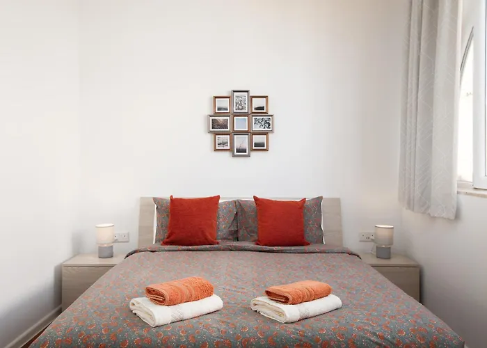 Διαμέρισμα Family-friendly Spacious Townhouse With Garden - Close To Airport